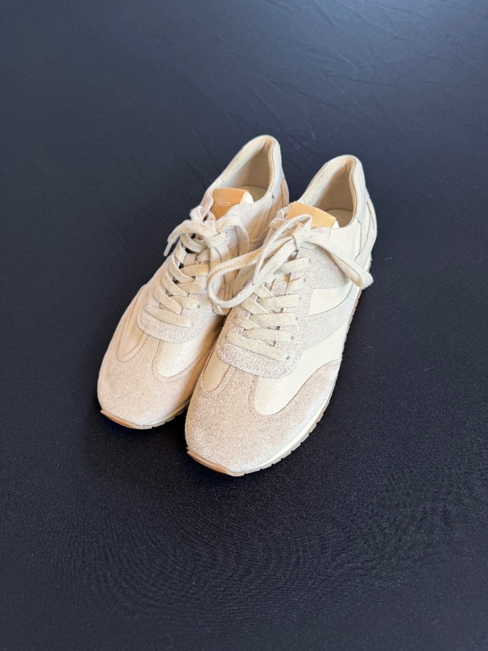 Vince Oasis Runner - Woman's Sneakers Size 10